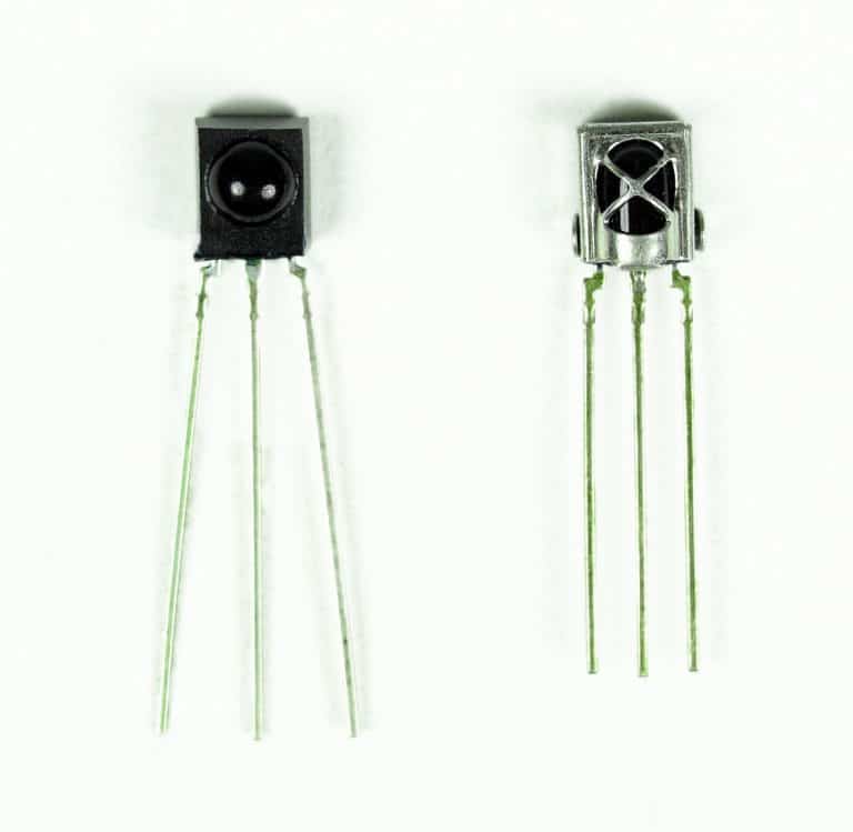 TSOP1738 IR sensor